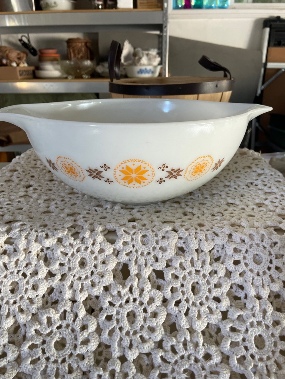 Vintage Pyrex Town & Country 444 Cinderella bowl